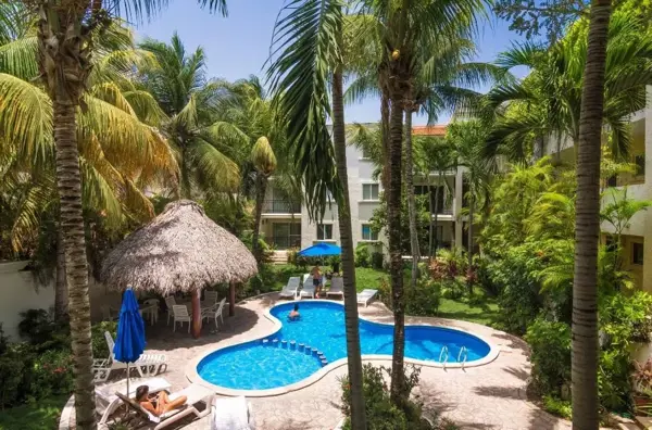 RENTA!! Departamento 2 Recamaras! Comodidad, ubicación y estilo en el corazón de Playa del Carmen. — foto 1 de 15