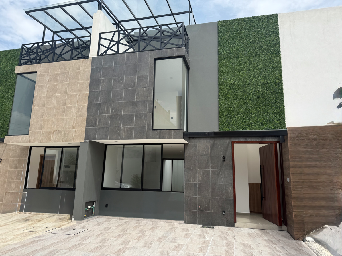 Casa en venta en Cholula de Rivadabia Centro, San Pedro Cholula — foto 1 de 33