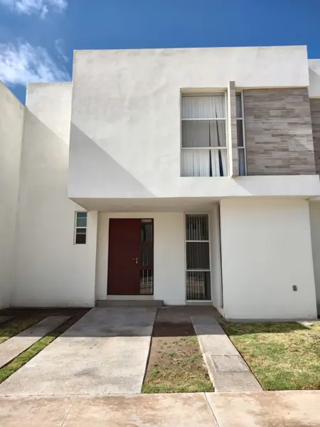 Casa modelo Ceiba en venta con terreno excedente en Villa de Pozos