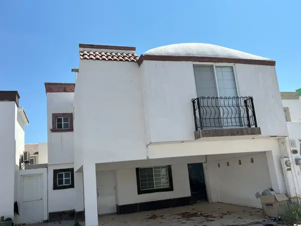 CASA EN RENTA SOLA O SEMIAMUEBLADA EN FRACCIONAMIENTO EN SENDEROS 3 RECAMARAS 2 BAÑOS COMPLETOS