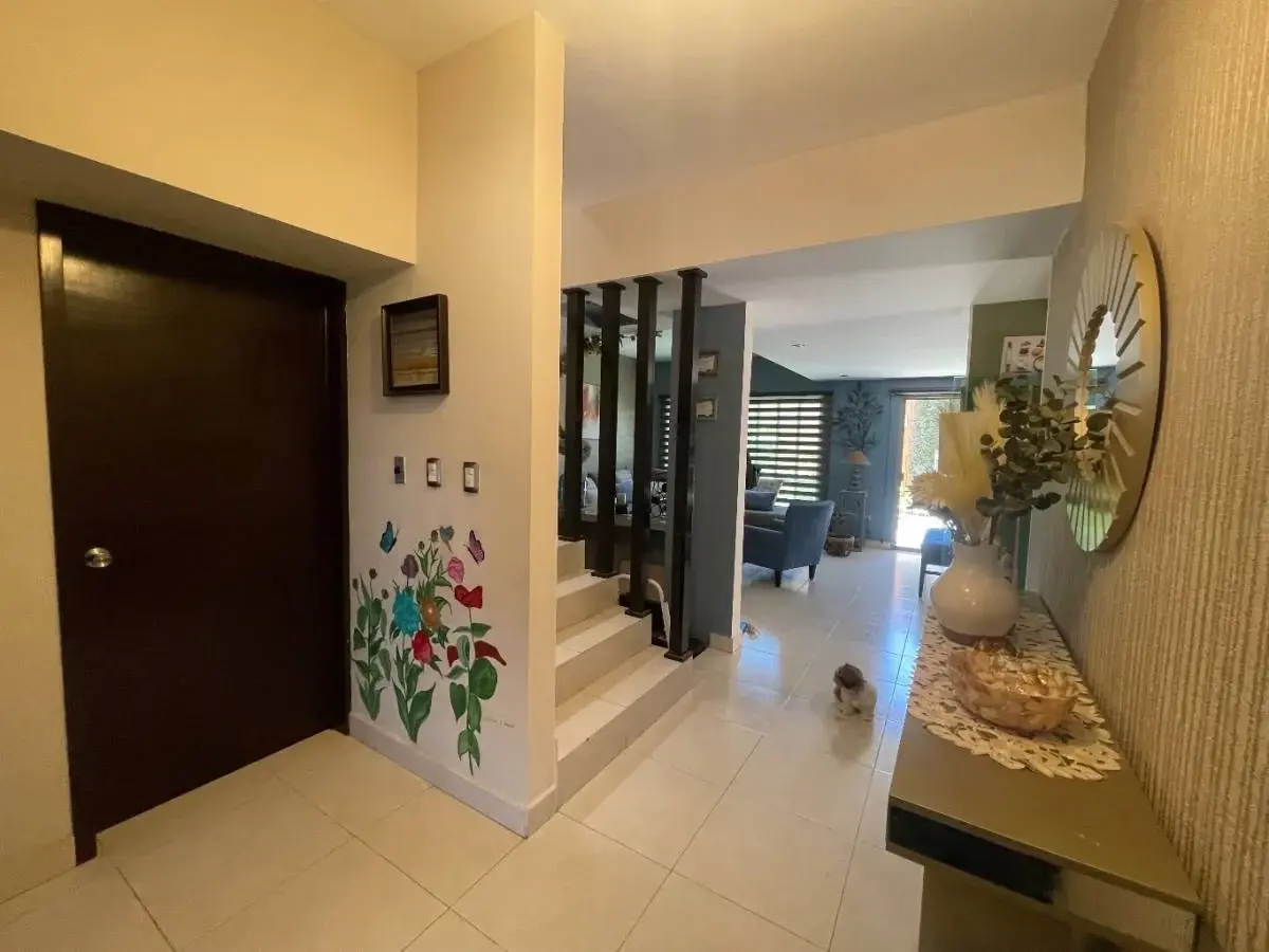Vista 2 de Venta casa en Villas del Renacimiento