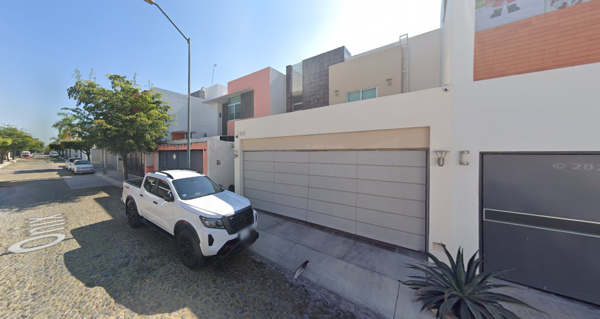 VENDO CASA EN RESIDENCIAL ESMERALDA NORTE-COL