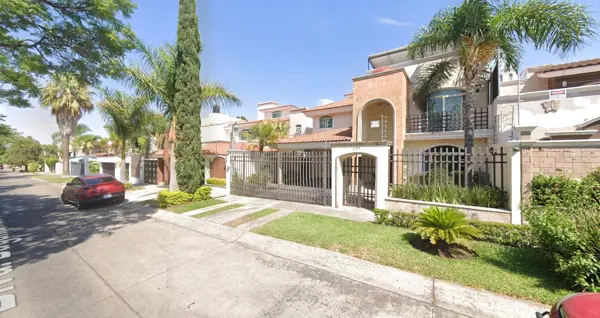 Casa en venta en Bugambilias, Zapopan — foto 2 de 12