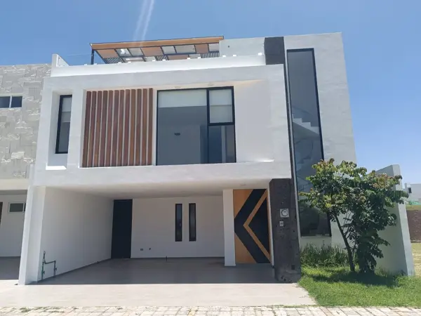 Casa en Venta en Lomas de Angelópolis II, Excelente Opción con Acabados y Ubicación Premium