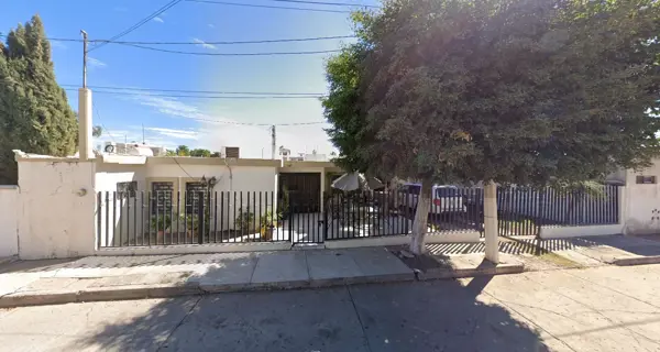 CASA EN VENTA EN LOMAS DEL VALLE, GUAMÚCHIL, SINALOA.