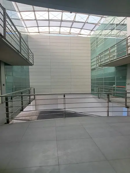Excelente oficina ubicada cerca de Plaza las Américas, casi esquina con av. Nichupté