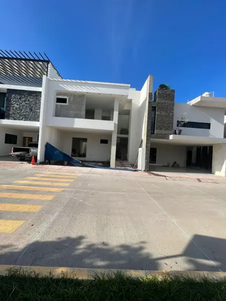 Casa en venta en Lombardía, Irapuato — foto 2 de 25