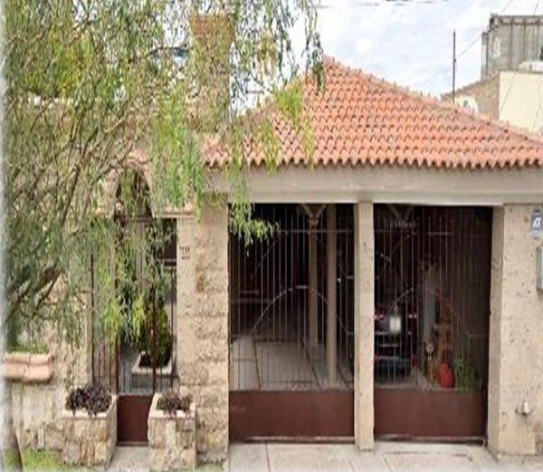 Casa en Venta en Gómez Palacio, Las Rosas - Espacios Amplios y Servicios Cercanos