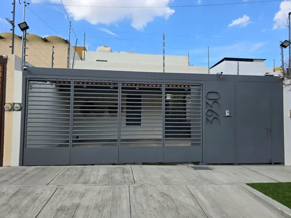 Casa en venta en Arboledas 1a Secc, Zapopan — foto 2 de 74
