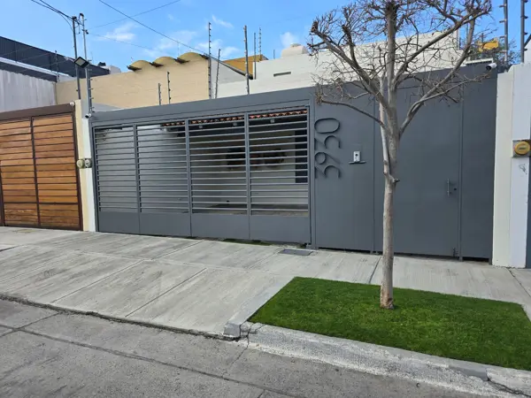 Casa en venta en Arboledas 1a Secc, Zapopan — foto 3 de 74