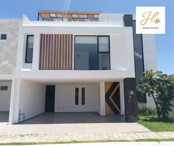 Hermosa Casa en Parque Sofía – Lomas de Angelópolis, con Roof Garden y Amplios Espacios