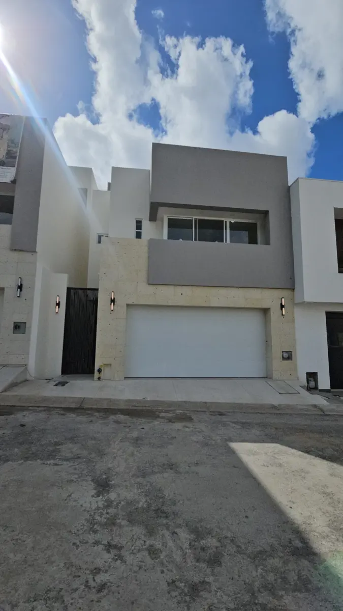 Casa en venta en Hacienda Agua Caliente, Tijuana — foto 1 de 9