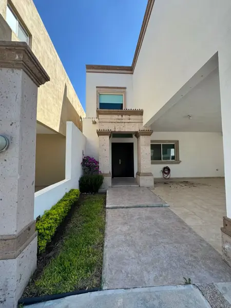 Casa en venta en San Fernando, Ramos Arizpe — foto 2 de 32