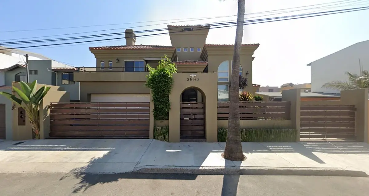 Casa en venta en Playas de Tijuana Sección Costa de Oro, Tijuana — foto 1 de 13