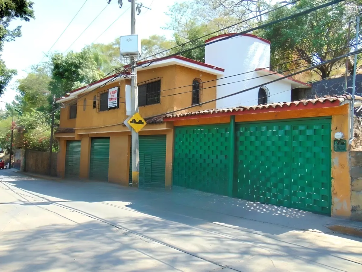 Casa en venta en Lomas de Jiutepec, Jiutepec — foto 1 de 9
