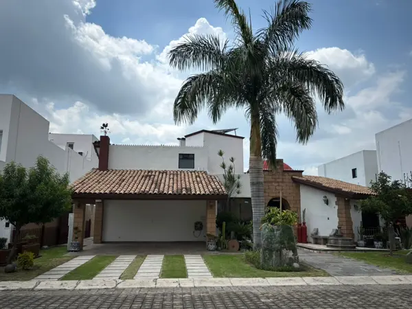 CASA EN VENTA O RENTA EN FRACCIONAMIENTO LA MISIÓN EN UN SOLO NIVEL