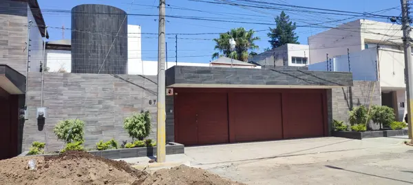 Casa en Venta en La Paz, Puebla: Amplios Espacios y Ubicación Estratégica
