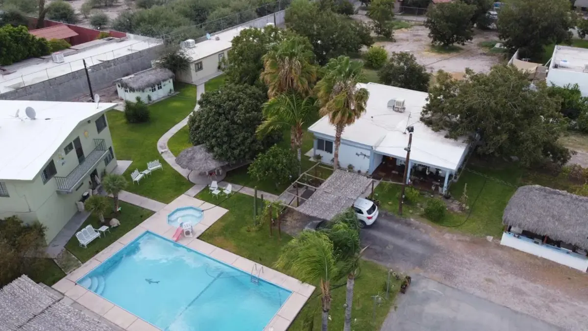 Vista 5 de TERRENO EN VENTA, CON 4 CASAS Y ALBERCA