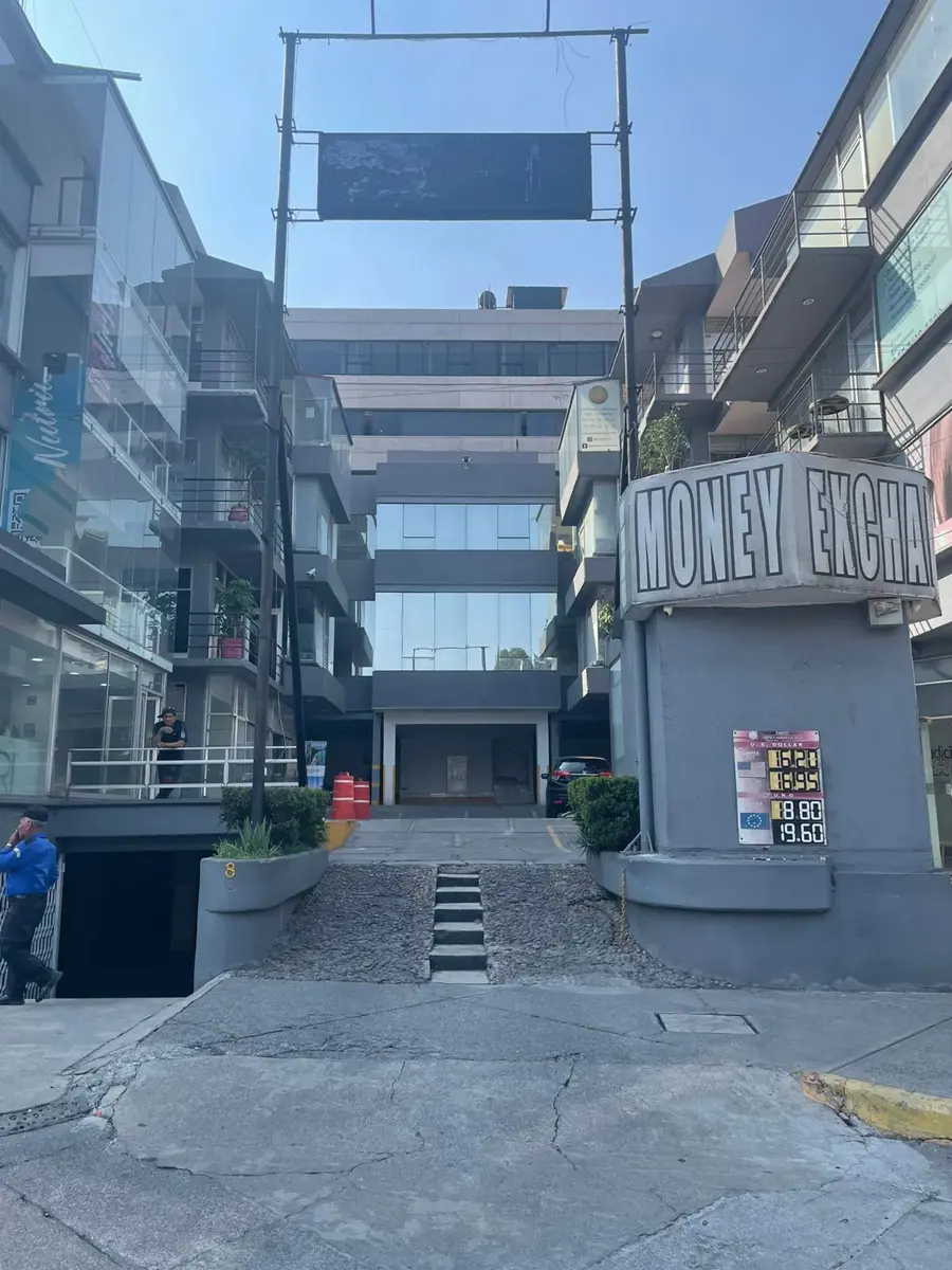 Edificio en renta en Ciudad Satelite, Naucalpan de Juárez — foto 1 de 6