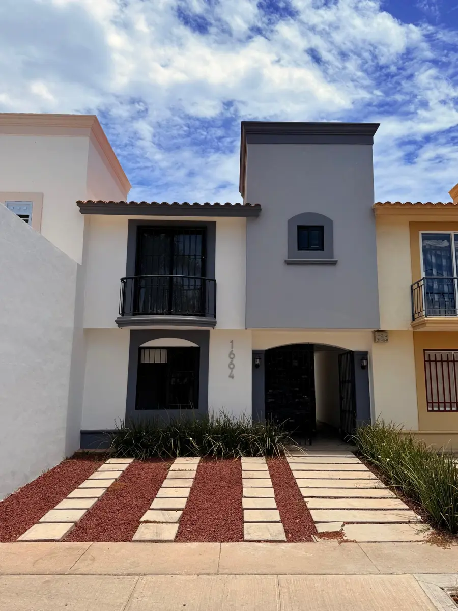 Casa en Venta en Portalegre II, Culiacán - Espaciosa y Bien Ubicada Casa en Venta en Portalegre II, Culiacán - Espaciosa y Bien Ubicada