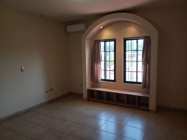 Casa en venta en Los Pinos, Saltillo — foto 3 de 15