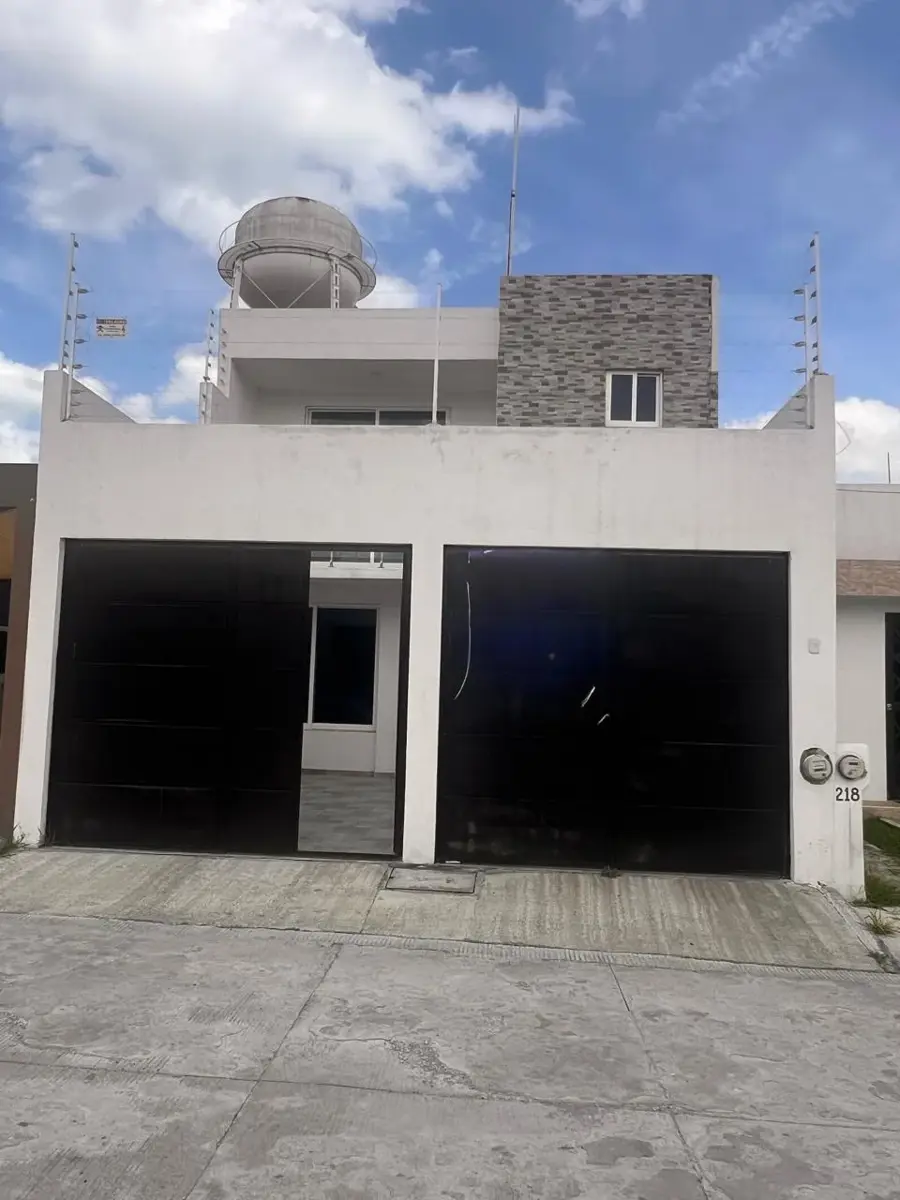 Casa en venta en Adolfo Lopez Mateos, Morelia — foto 1 de 10