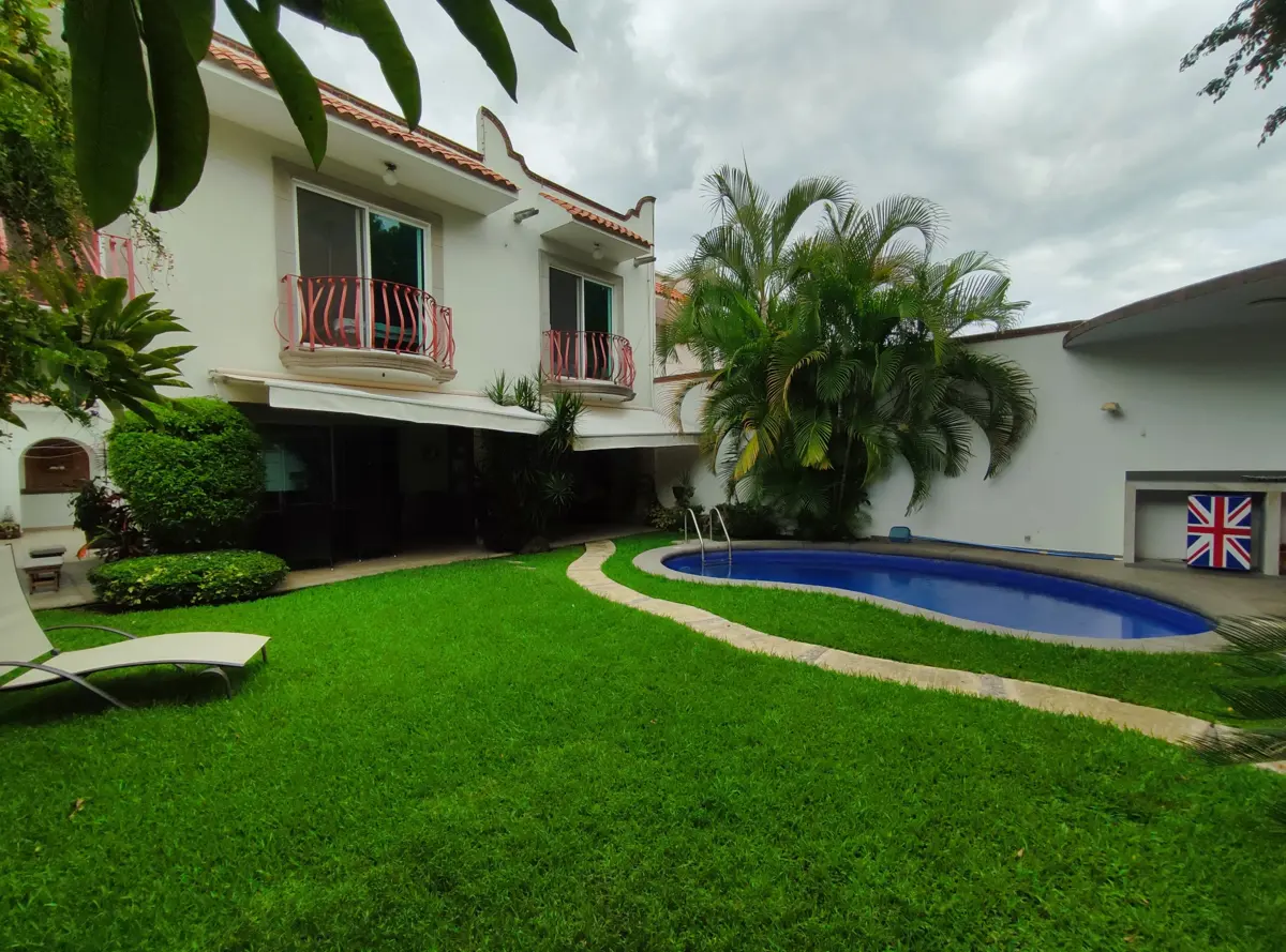Casa en venta en Lomas de Jiutepec, Jiutepec — foto 1 de 40