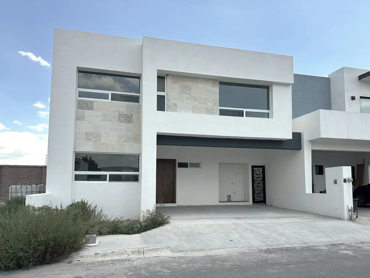 Casa en venta en Privadas de Santiago, Saltillo — foto 1 de 21
