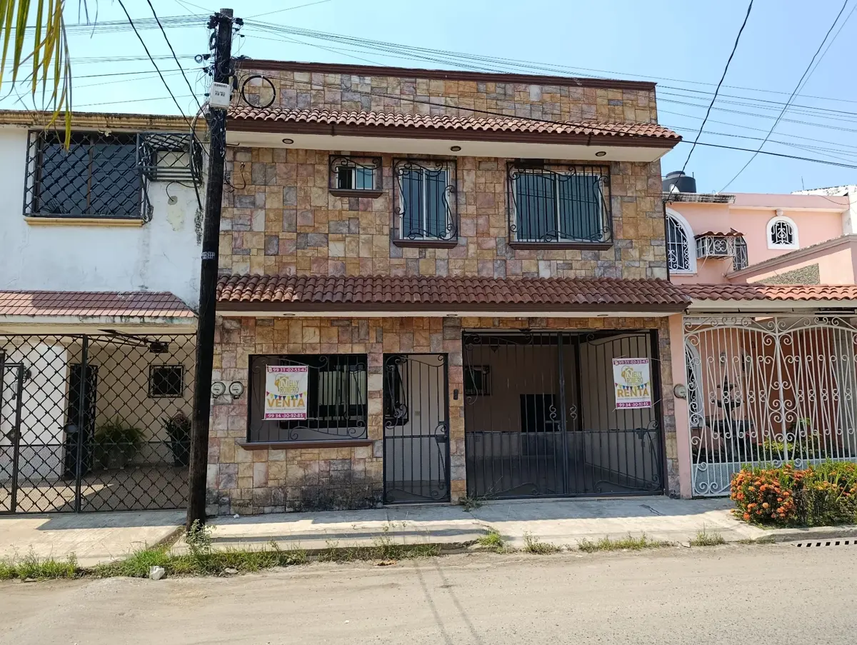 CASA EN VENTA FRACC. LAGUNAS CASA EN VENTA FRACC. LAGUNAS
