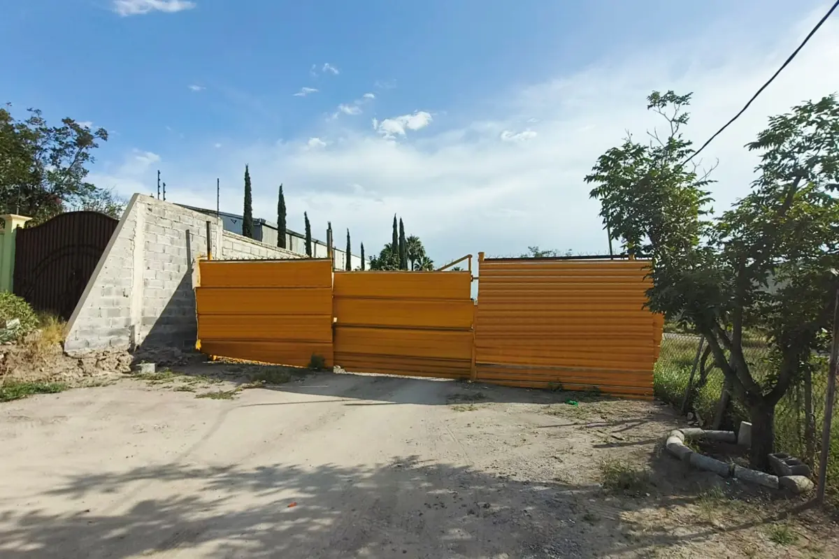 Local en renta en La Esmeralda, Ramos Arizpe — foto 1 de 10