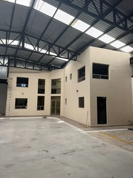 Bodega en renta en Oscar Flores Tapia, Saltillo — foto 2 de 11