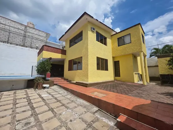 Casa en venta en Col. Zodiaco, Cuernavaca Morelos.