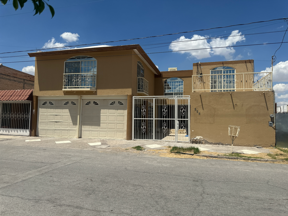 Casa en venta en El Campestre, Gómez Palacio — foto 1 de 24