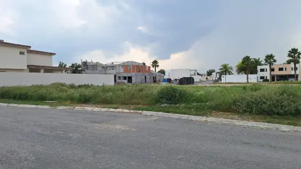 Terreno en venta en Country Club Residencial, Saltillo — foto 2 de 11