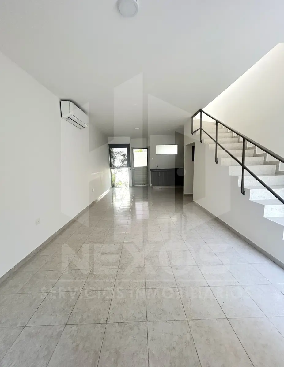 Casa en venta en Altozano, Centro — foto 1 de 17