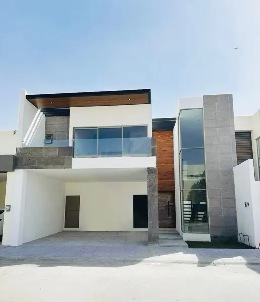 Casa Nueva en Venta en Viñedos con Una Cuarta Recámara en Planta Baja