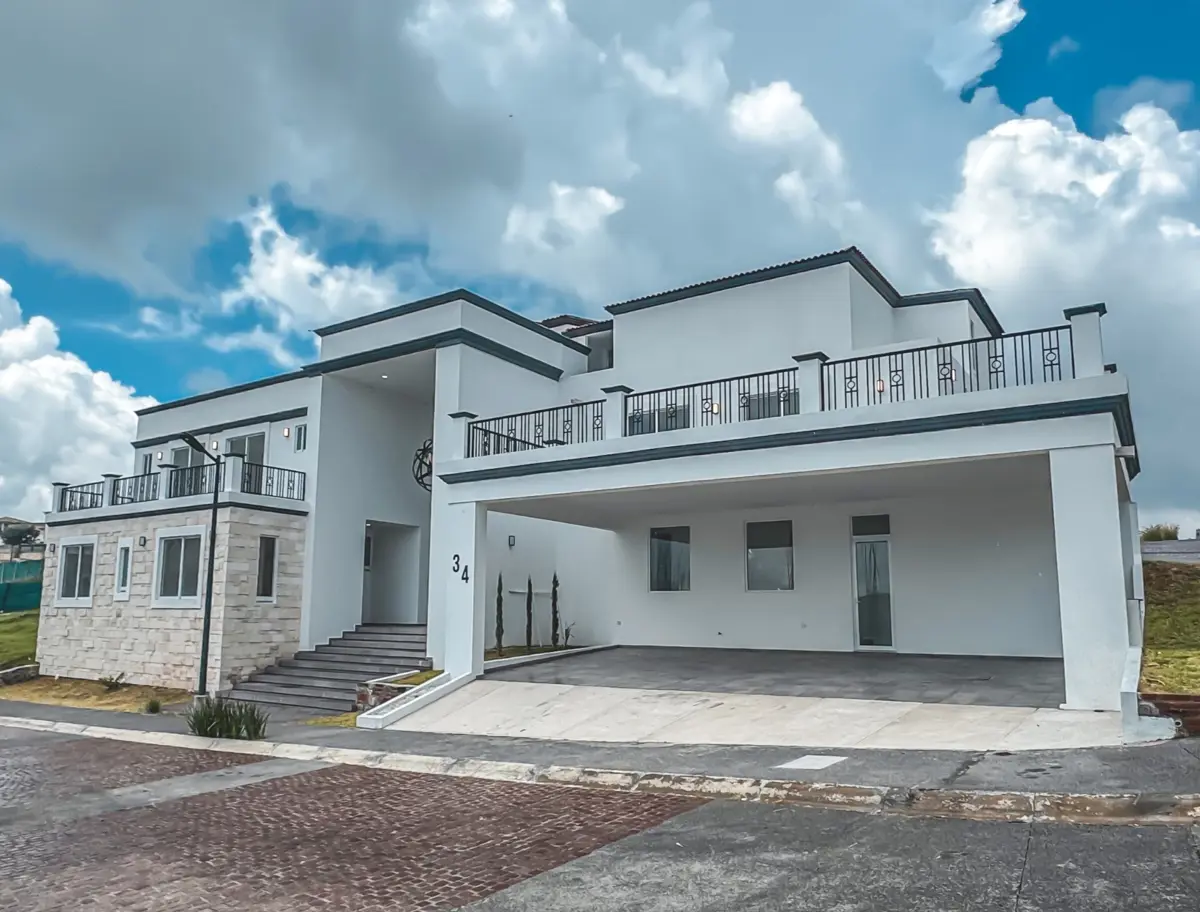 Casa en venta en Lomas de Angelópolis, Ocoyucan — foto 1 de 43
