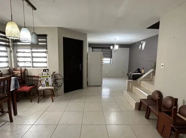 Casa en venta en Bosques del Rey, Guadalupe — foto 3 de 9