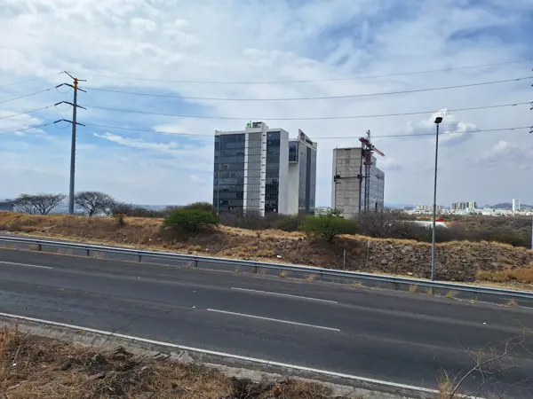 Terreno en Venta Sobre Anillo Vial Fray Junipero Serra