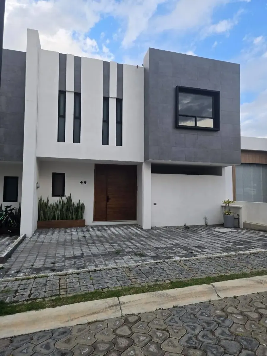 Casa en renta en Lomas de Angelópolis, San Andrés Cholula — foto 1 de 23