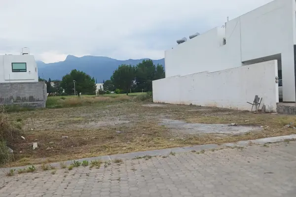 Terreno en venta en Hacienda del Refugio, Saltillo — foto 3 de 4