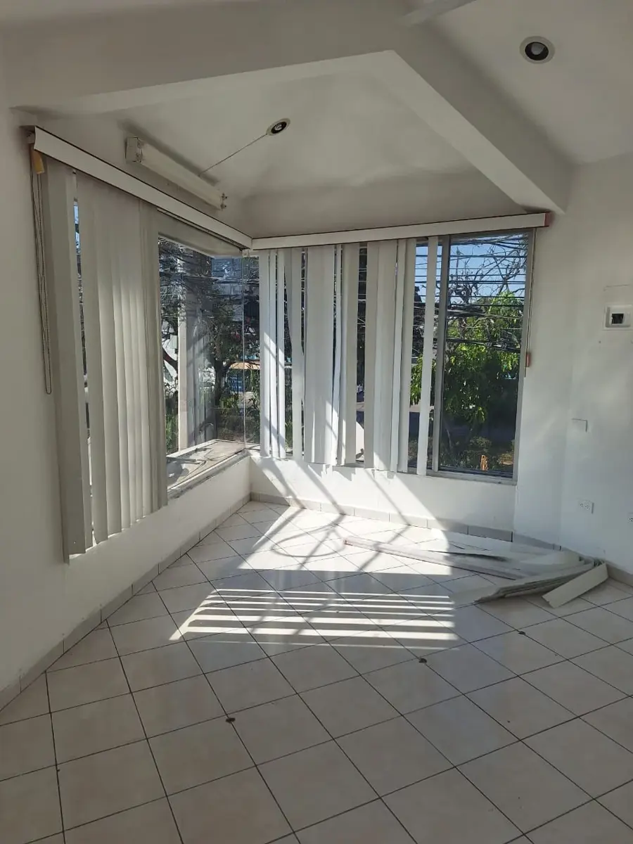 LOCAL EN RENTA EN ESQUINA 2D PISO BLVD SINALOA EN LAS QUINTAS CULIACAN SINALOA LOCAL EN RENTA EN ESQUINA 2D PISO BLVD SINALOA EN LAS QUINTAS CULIACAN SINALOA