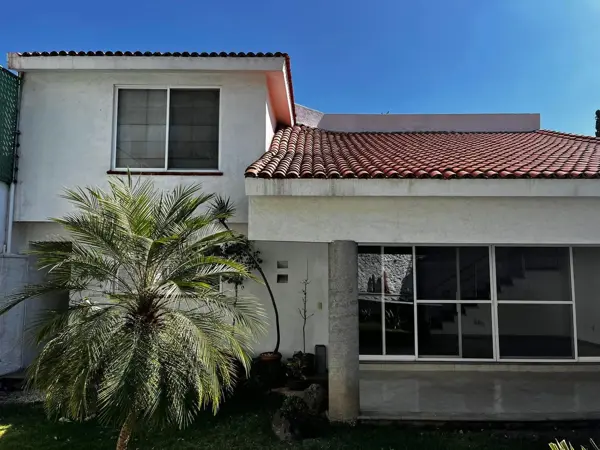 Venta de casa estilo contemporáneo en Cuernavaca.