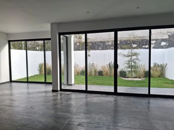 Hermosa casa nueva de 4 habitaciones con baño