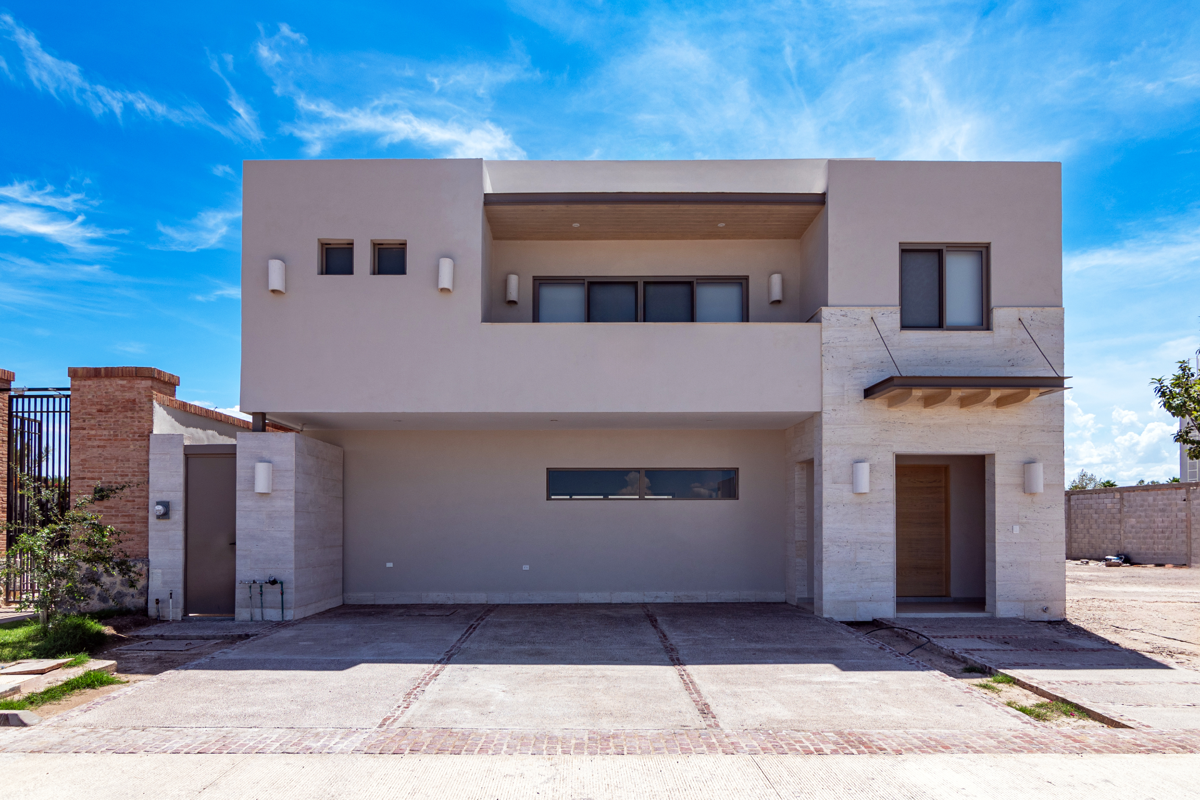 Estrena esta espectacular casa en Fraccionamiento privado Estrena esta espectacular casa en Fraccionamiento privado