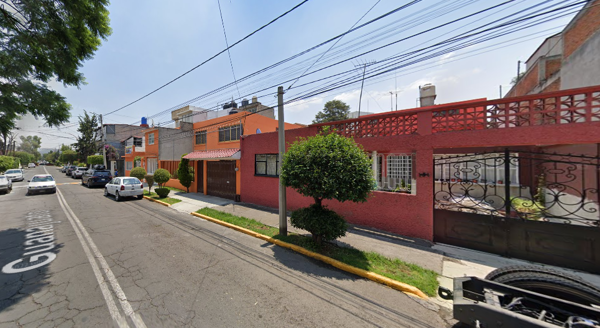 VENDO CASA EN VALLE CEYLAN-TLALNEPANTLA VENDO CASA EN VALLE CEYLAN-TLALNEPANTLA