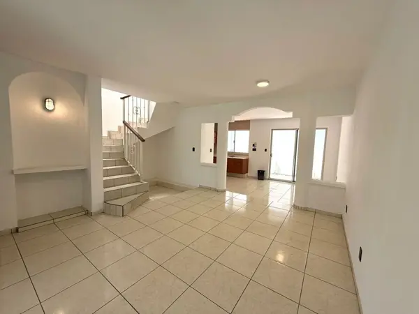 Casa en venta en Ciudad Granja, Zapopan — foto 2 de 9