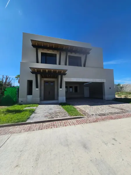 RESIDENCIA EN VENTA EN LA CAVA RESIDENCIAL