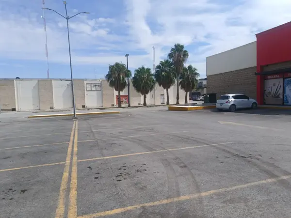 Local en renta en Residencial los Cedros, Torreón — foto 2 de 9