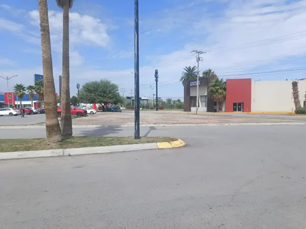 Local en renta en Residencial los Cedros, Torreón — foto 3 de 7